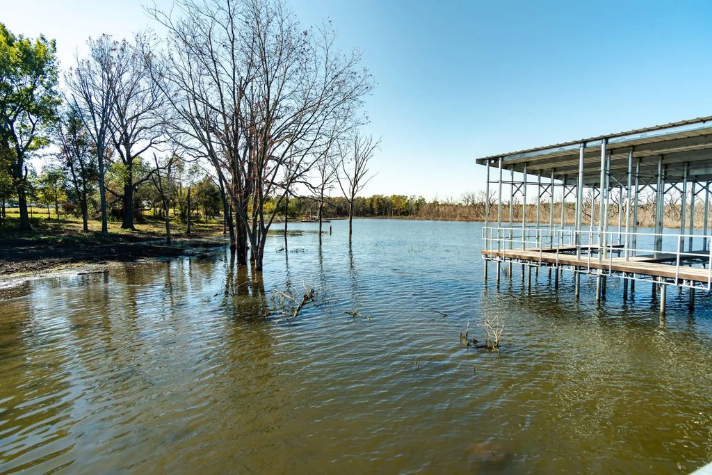 710 Waters Way, Dodd City