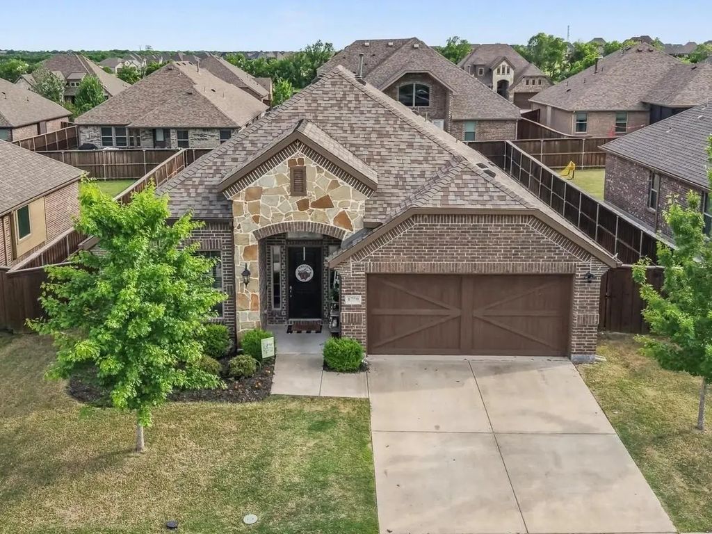 1790 Amalfi Drive, McLendon Chisholm