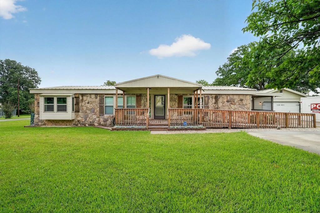 7757 Berry Road, Burleson
