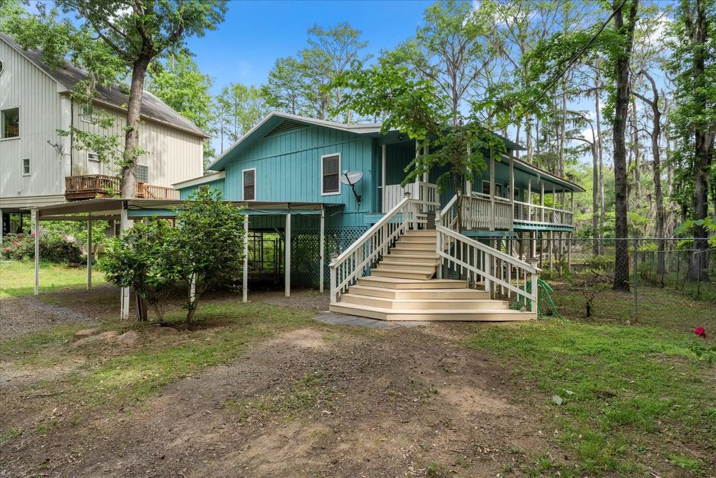 230 W Sesame Street, Karnack