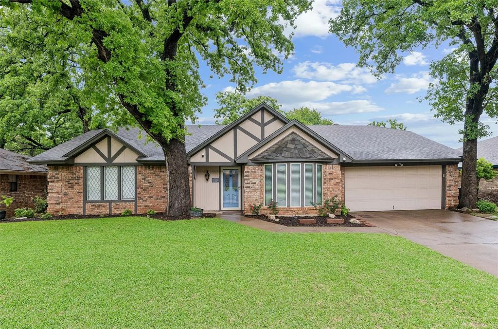 5707 Trail Crest Drive, Arlington