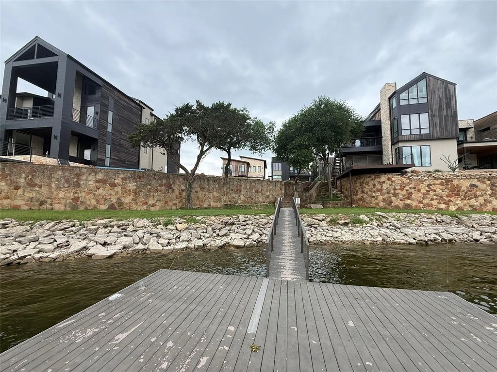 11 Breakwater Bend, Graford