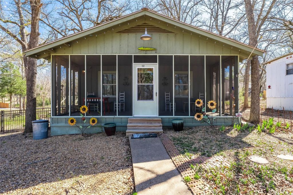 132 Mamie Drive, Malakoff