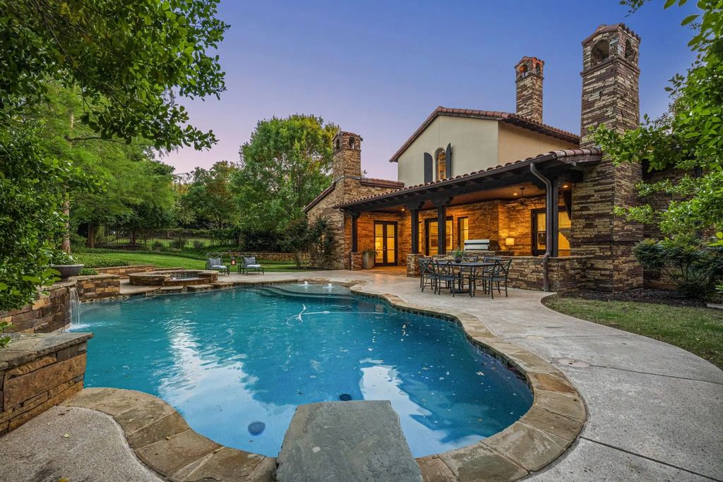 2215 King Fisher Drive, Westlake