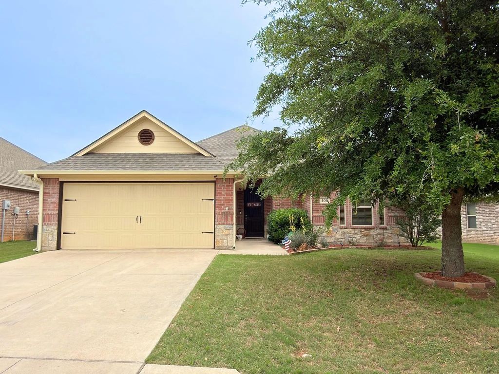 109 Donna Circle, Granbury