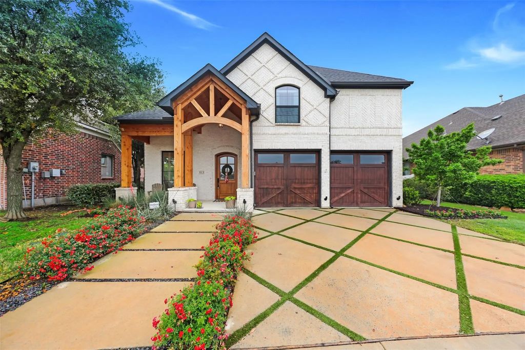 813 Dogwood Trail, Aubrey