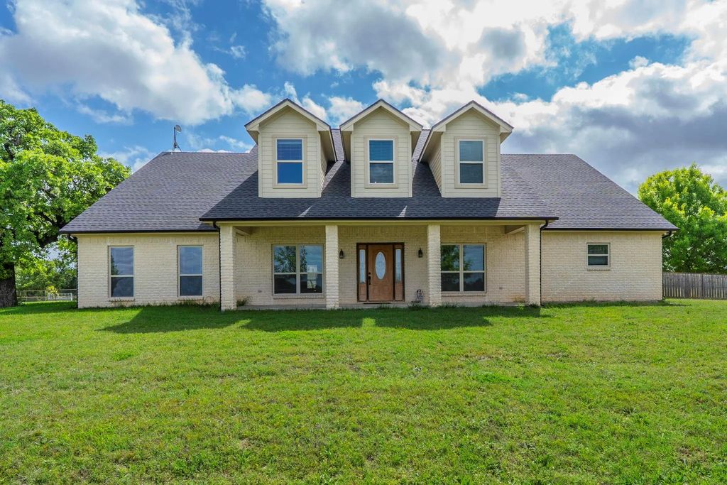 1502 N Fm 113, Weatherford