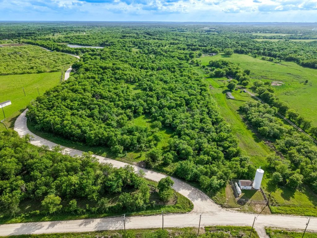 102 County Road 2344, Richland