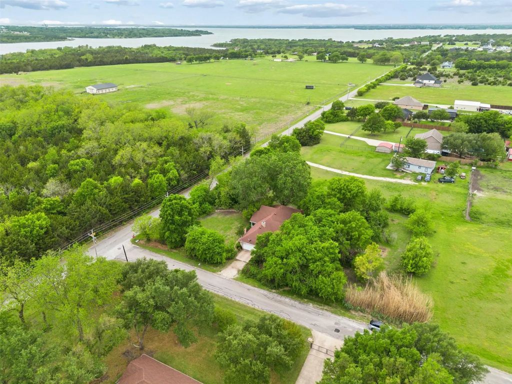 14679 County Road 550, Farmersville