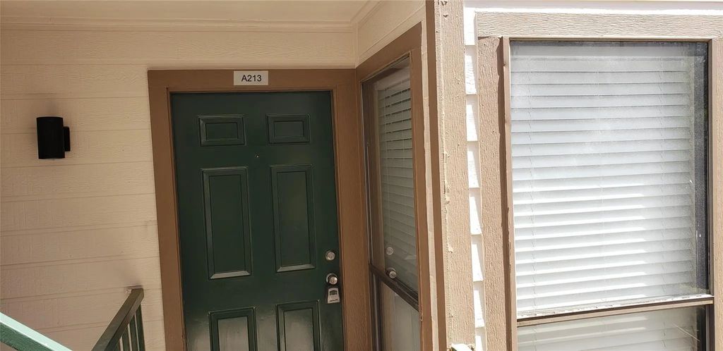 2312 Balsam Drive A213, Arlington