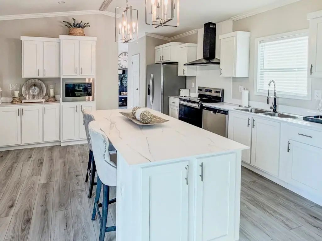 213 Meadow Pond Court, Runaway Bay