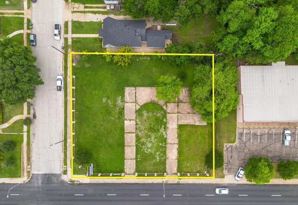 2217 W Waco Drive 2221, Waco