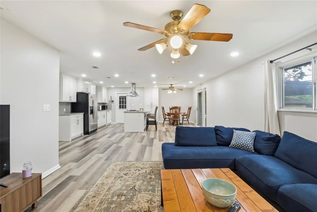 6425 Brentwood Drive, Fort Worth