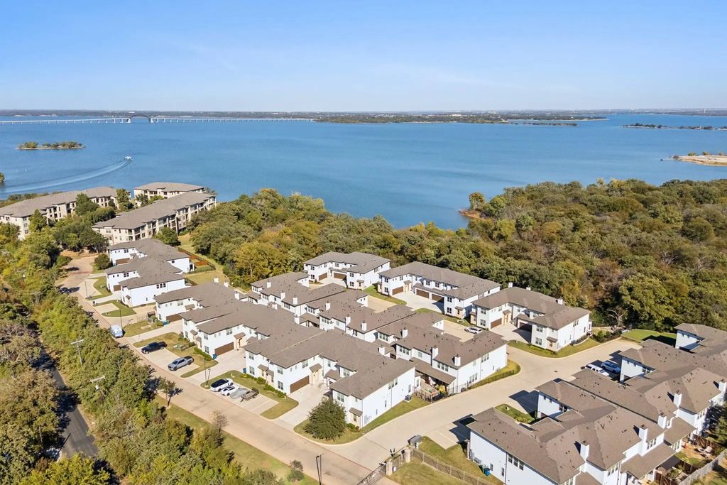 126 Bridgewater Way 38, Hickory Creek