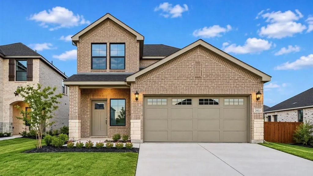 2033 Whispering Lane, Celina