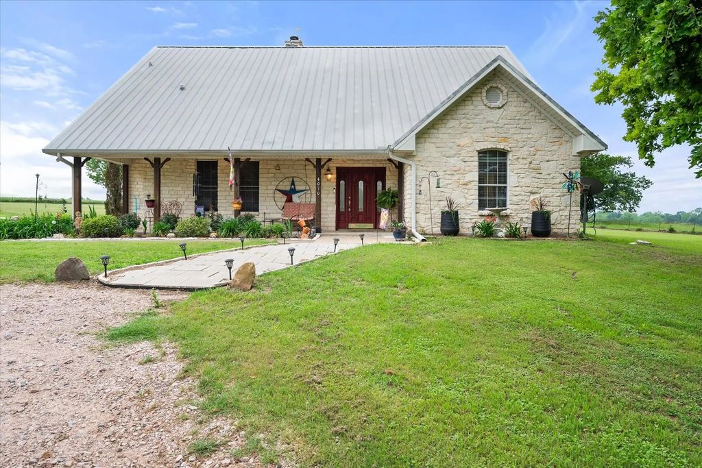 4070 Fm 2452, Corsicana