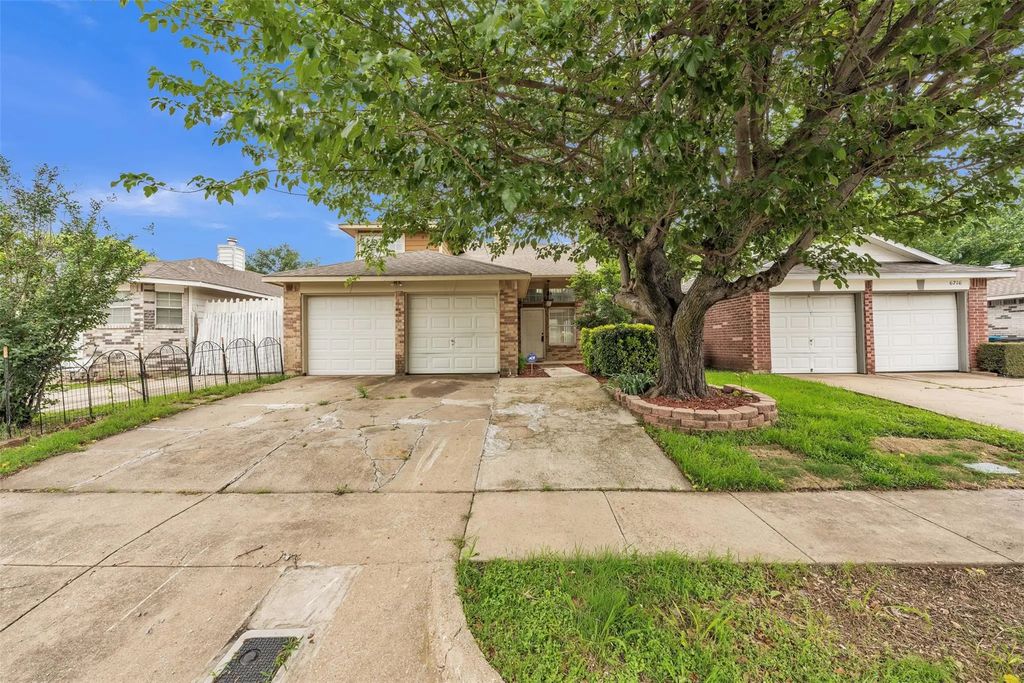 6718 Silver Sage Drive, Fort Worth