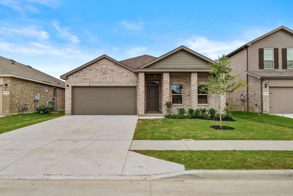 9704 Austin Hollow Road, Fort Worth