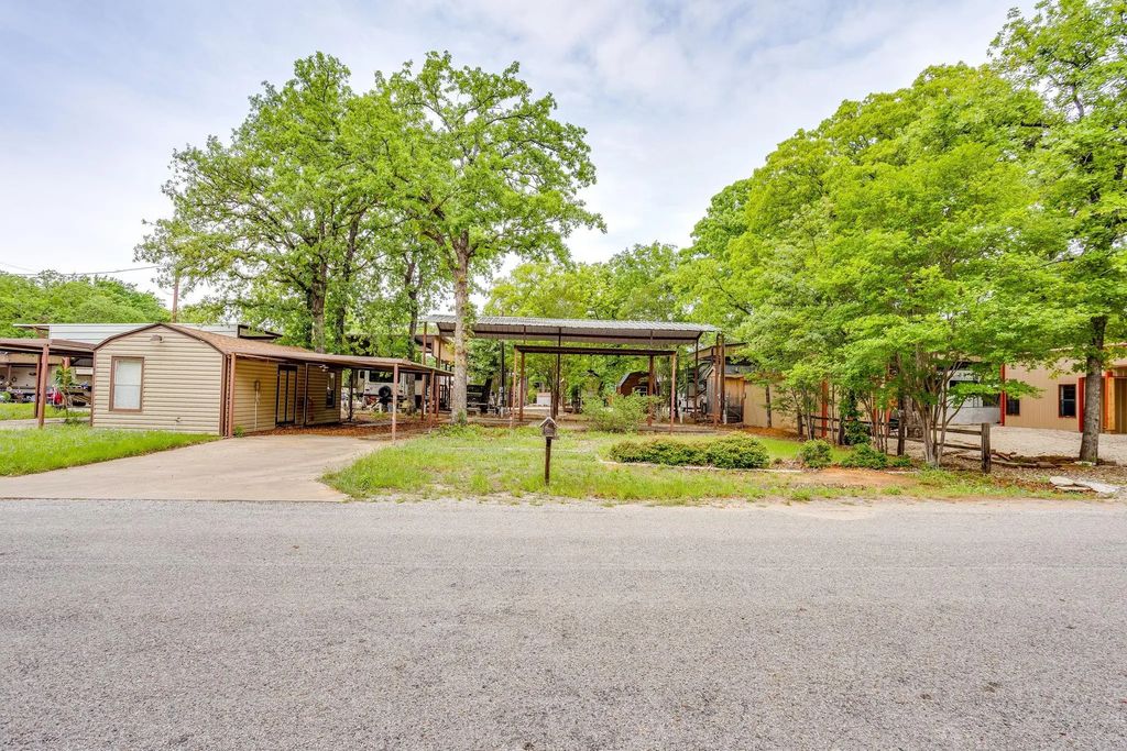 5704 Campfire Lane, Granbury