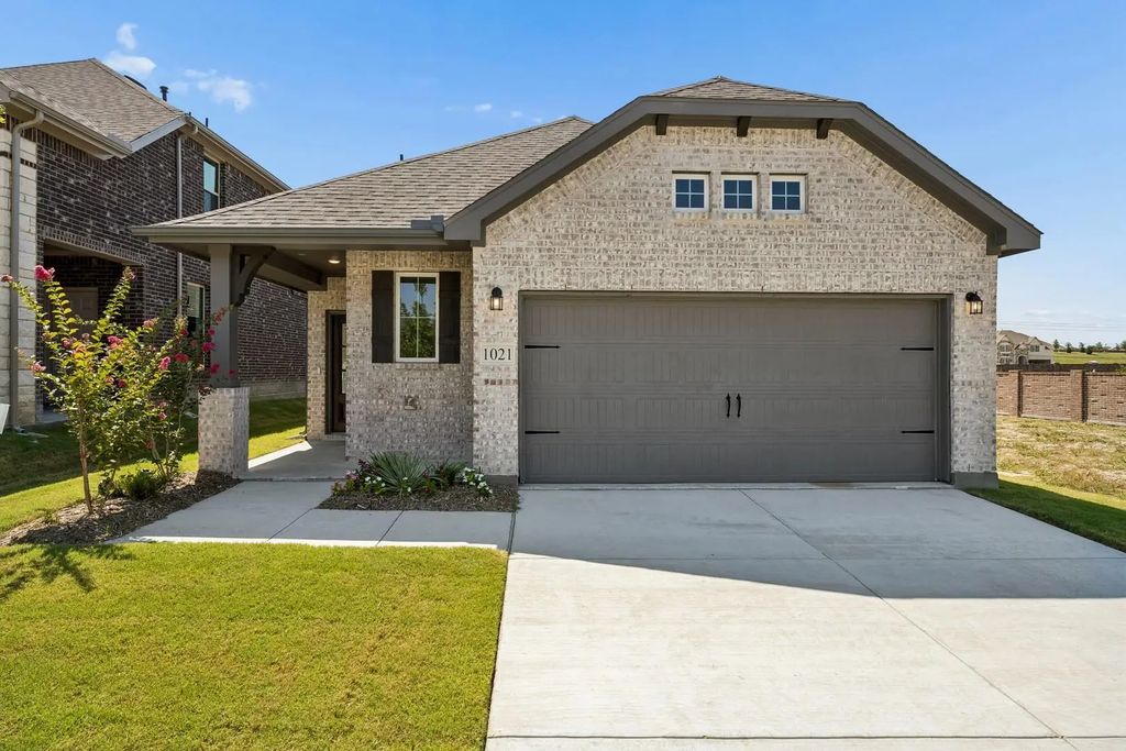 1021 Handel Road, Forney