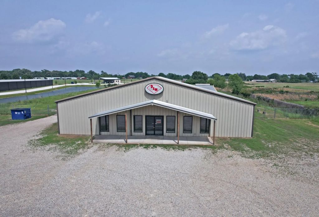 3910 W State Highway 154, Yantis