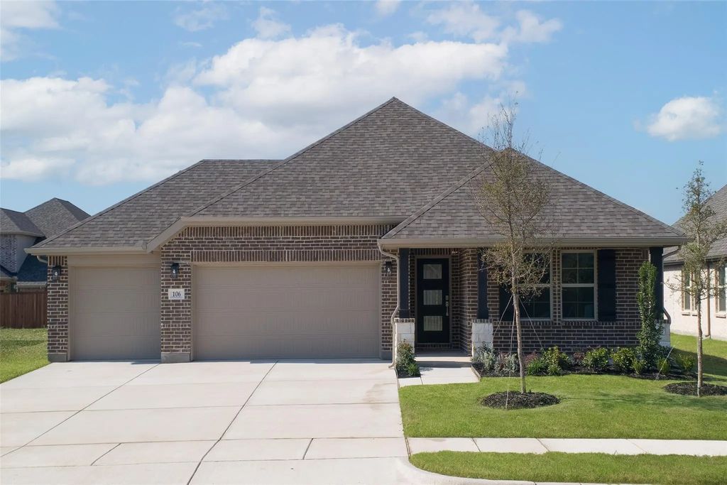 106 National Court, Forney