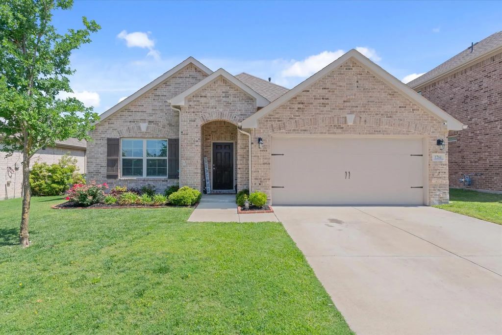 1284 Binfield Drive, Forney