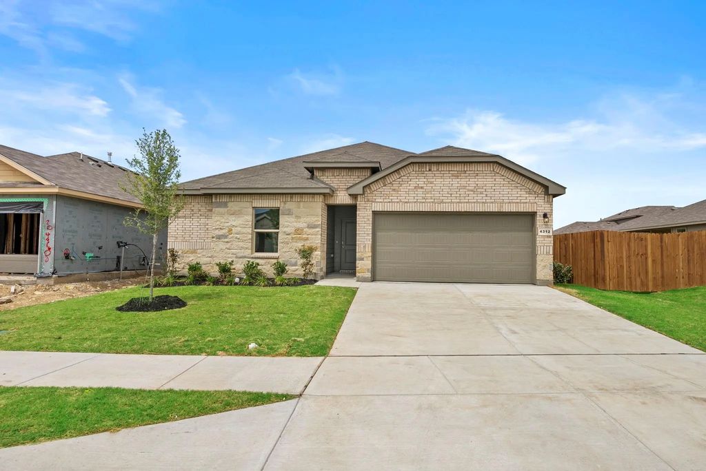9409 Mint Hill Drive, Fort Worth