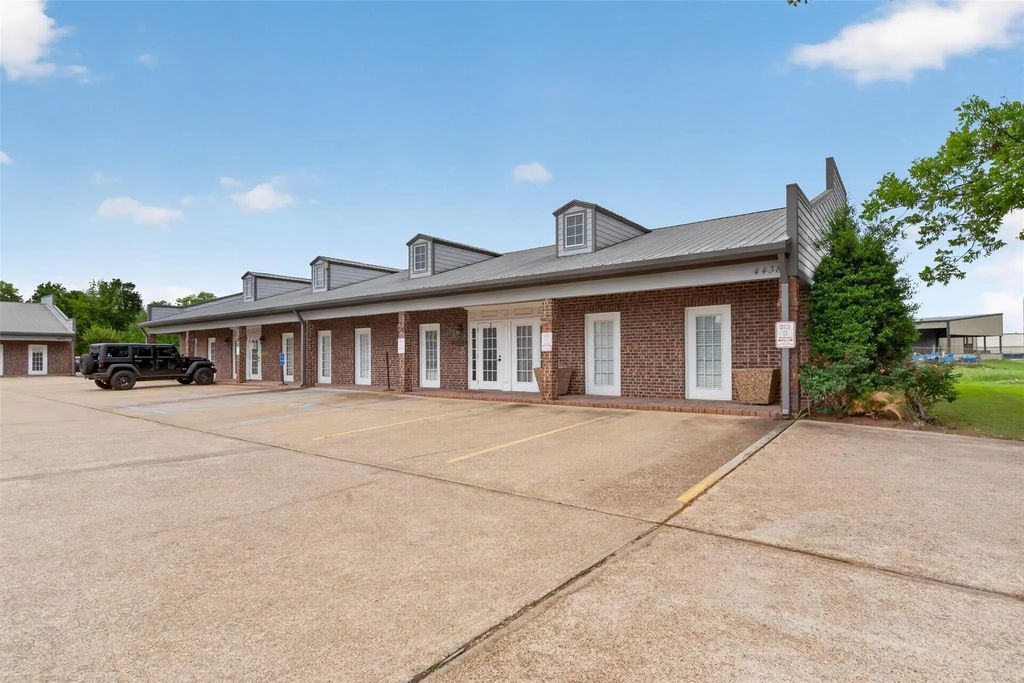 4438 Viking Drive Suite 100, Bossier City