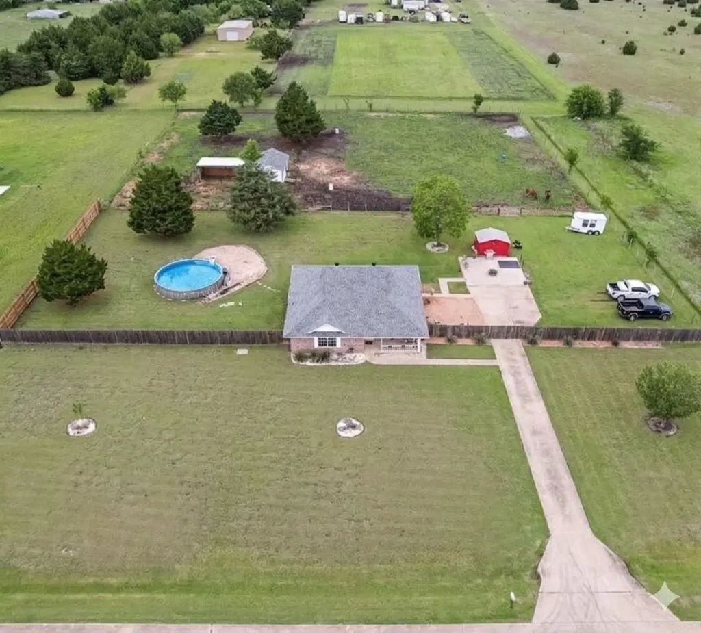 339 Meadow Lane, Red Oak