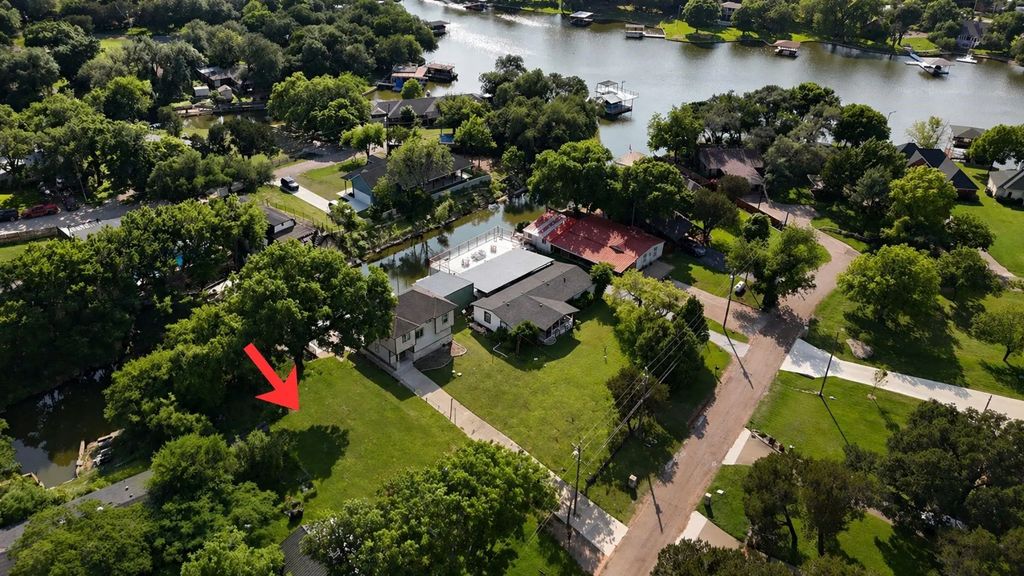 3810 Roaring Springs Court, Granbury