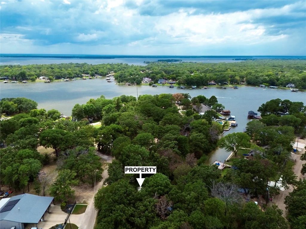 106 Lowe Drive, Mabank