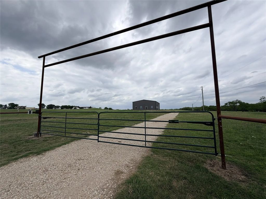 192 Fm 1183, Alma