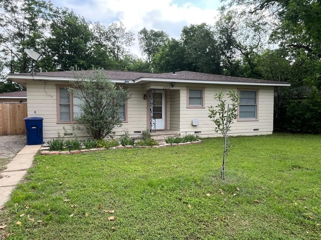 2212 Berkley Street, Brownwood