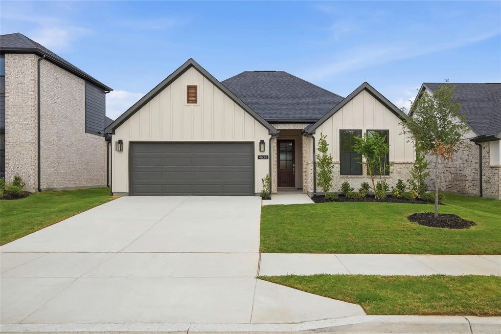 4628 Commack Drive, Fort Worth
