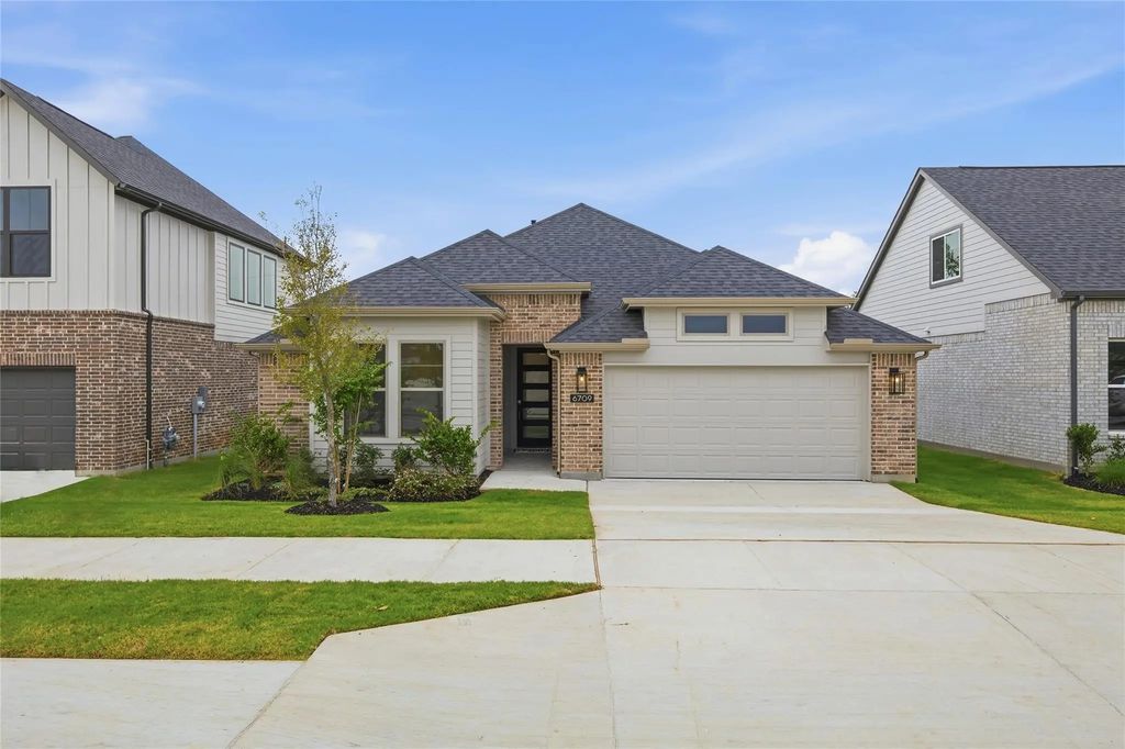 6709 Serenity Drive, Fort Worth