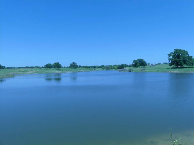 3421 School House Road, Forestburg