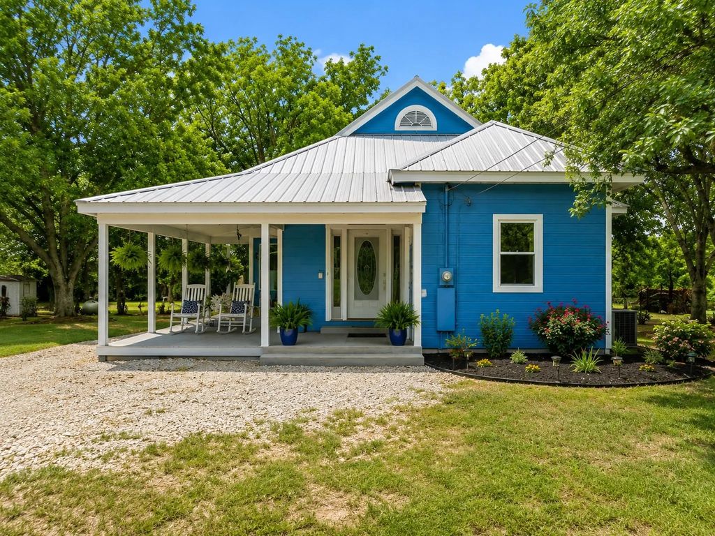 479 County Road 27450, Honey Grove