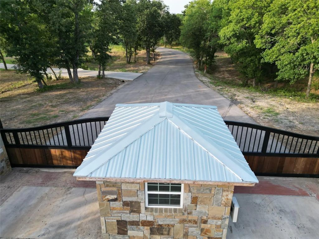 2075 Woodland Road, Weatherford