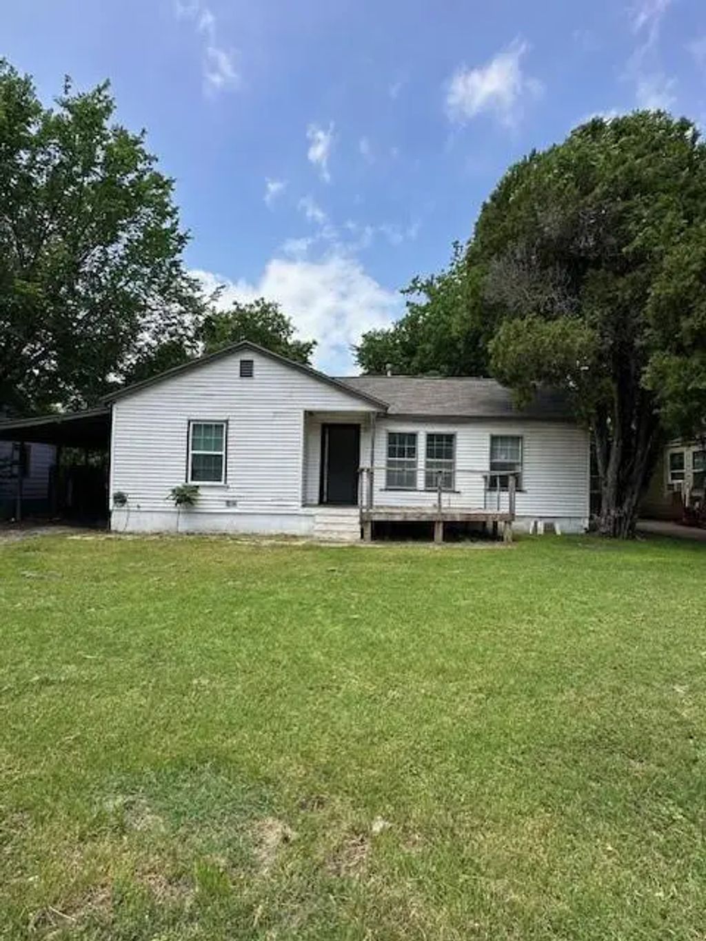 205 Hallvale Drive, White Settlement