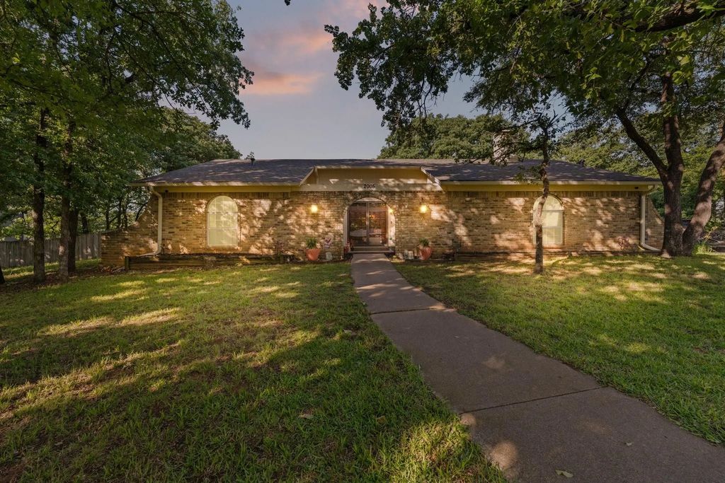 2005 Meadow Drive, Crowley