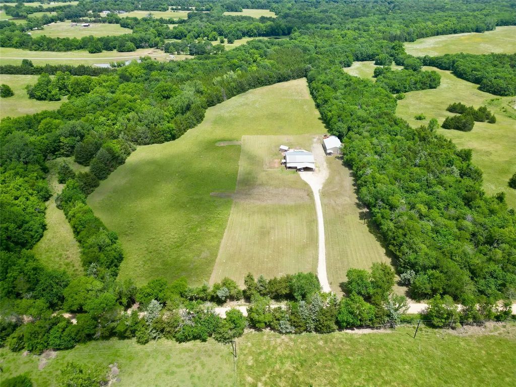 1524 County Road 34520, Sumner