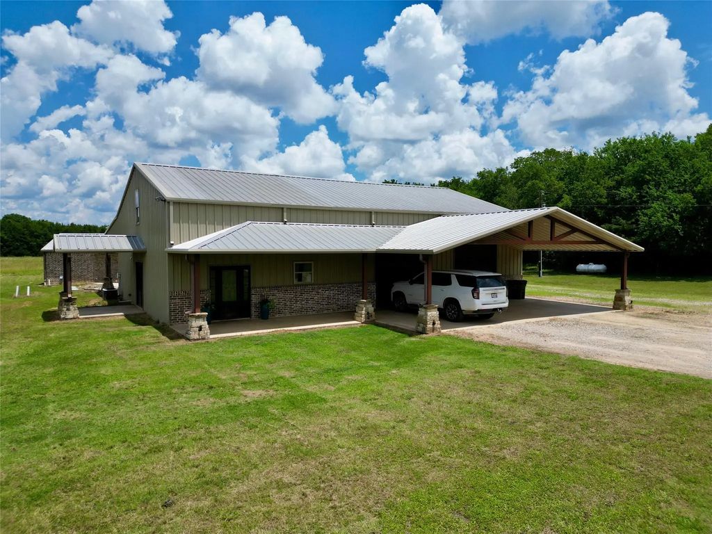 1524 County Road 34520, Sumner