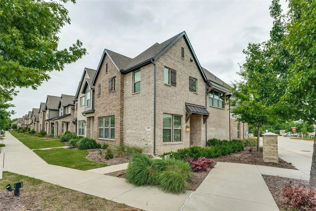 1971 Newman Avenue, Allen