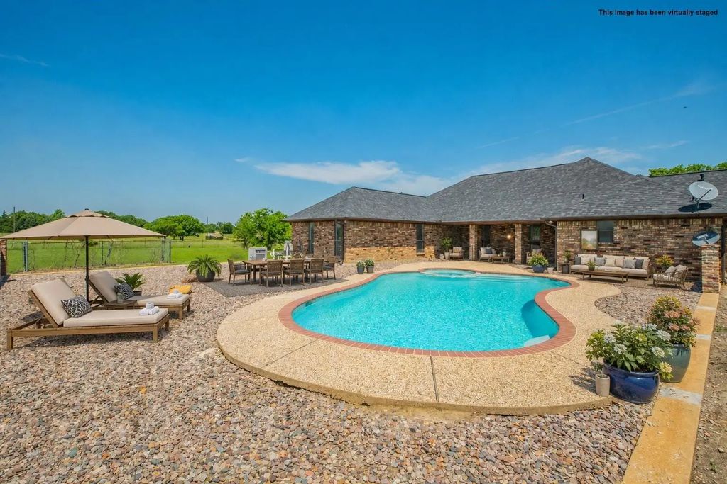 241 Highridge Drive, New Hope