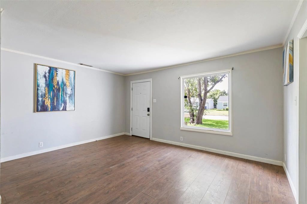 1513 Davis Boulevard, Garland