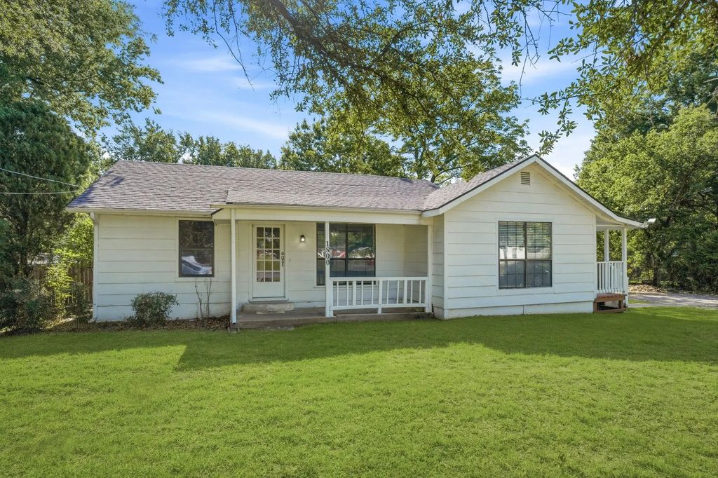 1800 Island Bayou, Bonham