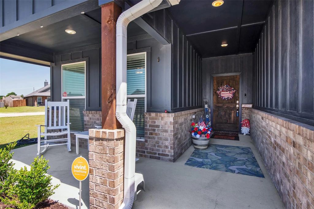 2113 Ajay Drive, Sherman
