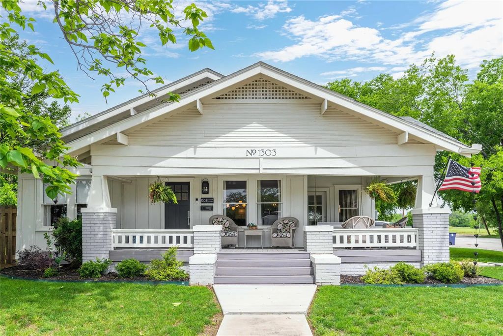 1303 Coggin Avenue, Brownwood