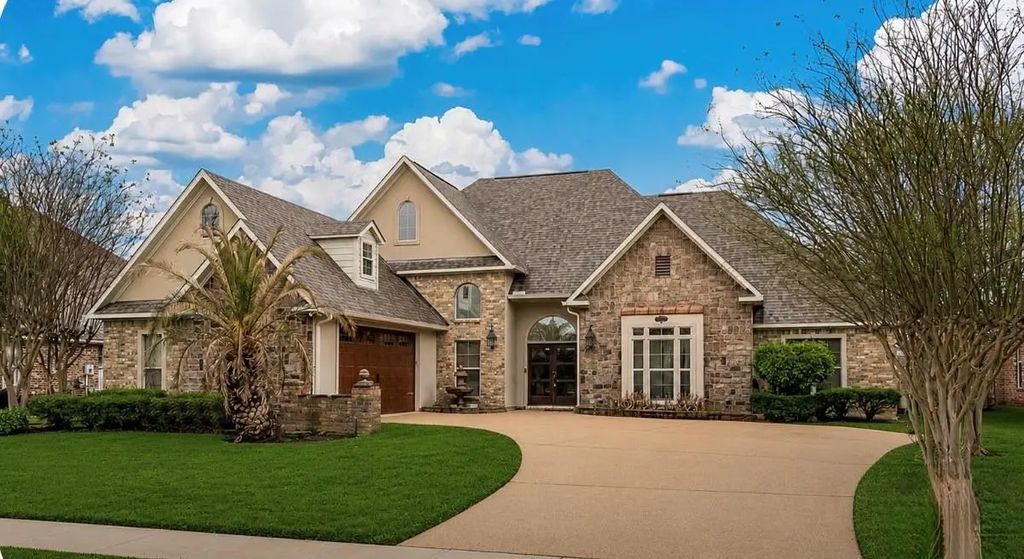519 Canterbury Lane, Bossier City